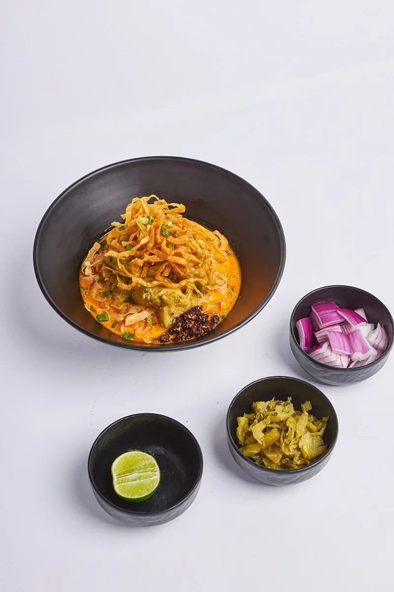 Dusit Foods joins forces with Farm to Plate to bring Thailand’s famous street food scene to the global stage with ‘Pinto Hub’